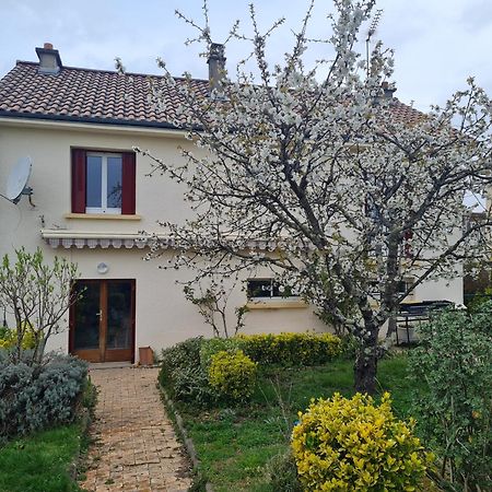 Logement Cosy Au Coeur D'Oradour Exterior foto